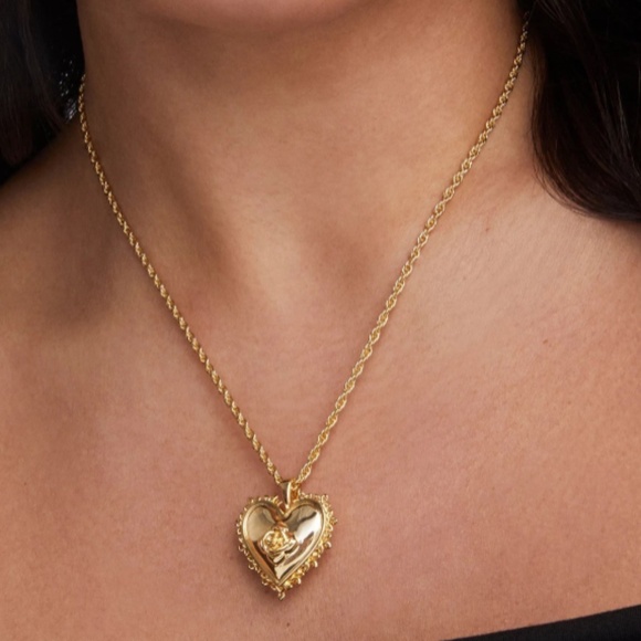 Kendra Scott Jewelry - Kendra Scott Mallory Rose Locket Short Pendant Necklace in Gold